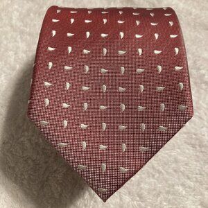 GIANNI MEN'S  TIE 100%  SILK  MADE IN  ITALY Pink With Tear Drop Design.
